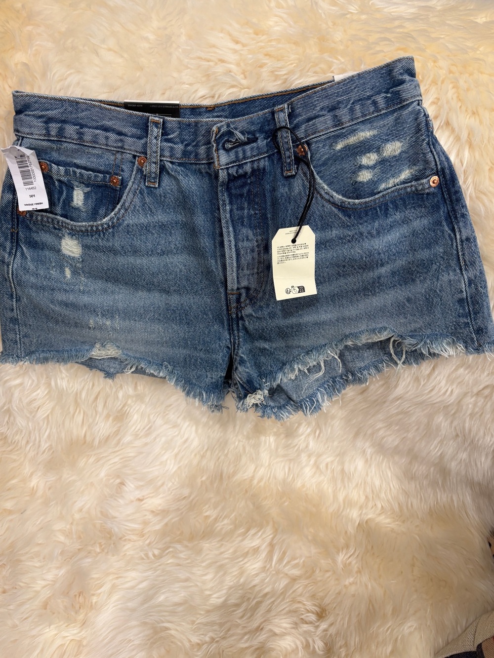 NWT Levi’s 501 Women’s Blue Distressed Denim Shorts